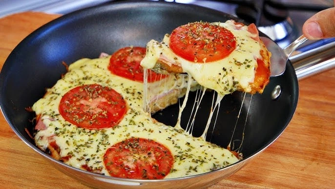 Pizza de Frigideira com Mussarela