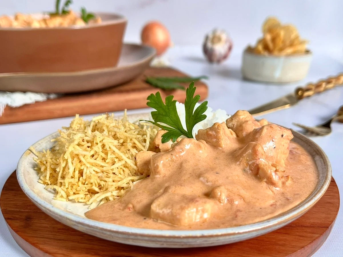 Estrogonofe Cremoso de Frango com Arroz Branco